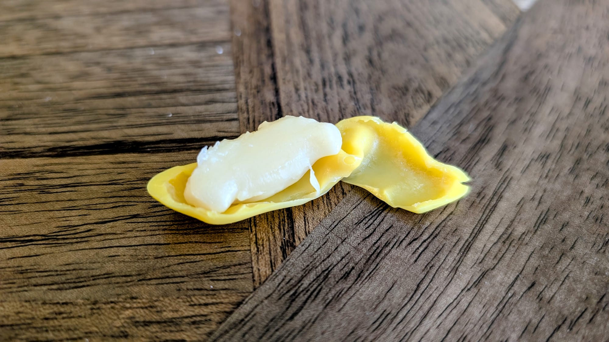 A Peelerz candy cut open.