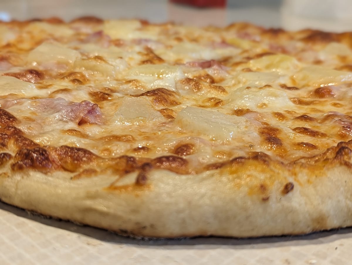 "Ham in the Middle" Pizza